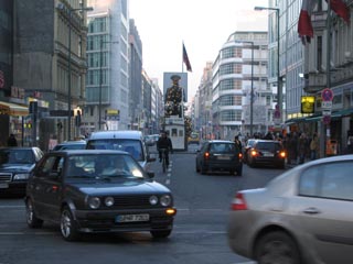 Checkpoint Charlie Far